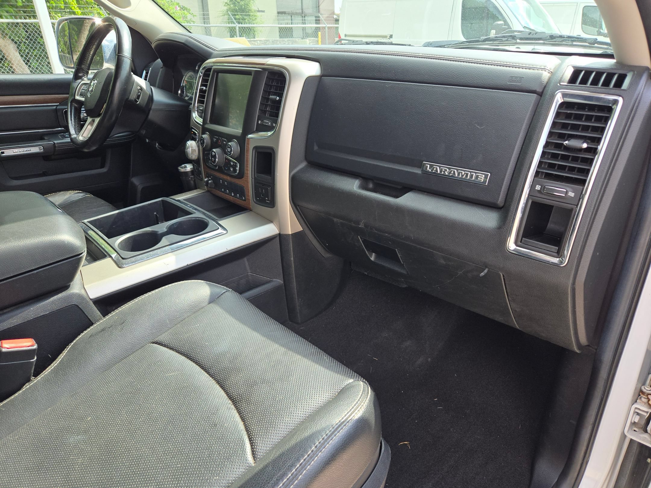 Used 2014 RAM 1500 Laramie w/ Convenience Group AWD/4WD image 27