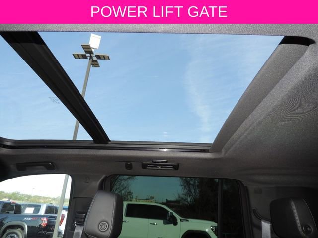 Certified 2024 Chevrolet Suburban Z71 w/ Luxury Package image 24