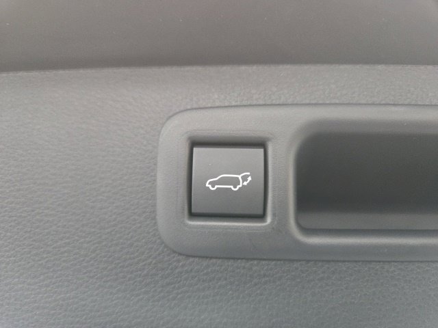 New 2026 Toyota Highlander Platinum AWD/4WD image 16