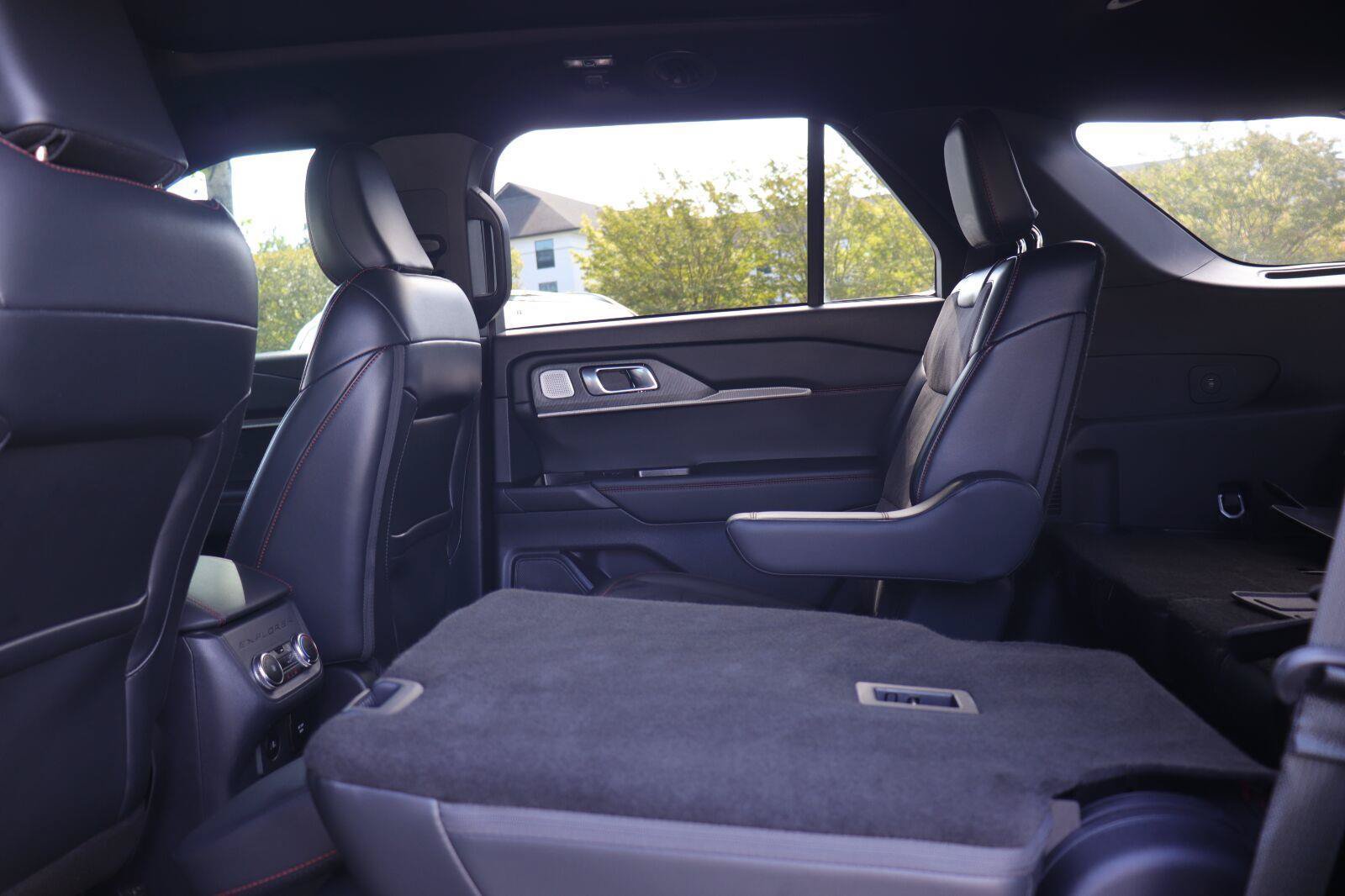 Used 2025 Ford Explorer ST w/ Sun And Sound Package AWD/4WD image 13