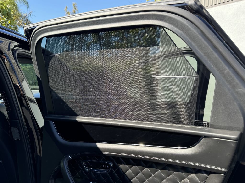 Used 2017 Bentley Bentayga image 21