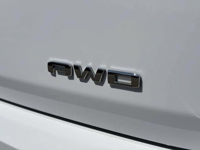 Used 2024 GMC Terrain SLT AWD/4WD image 8