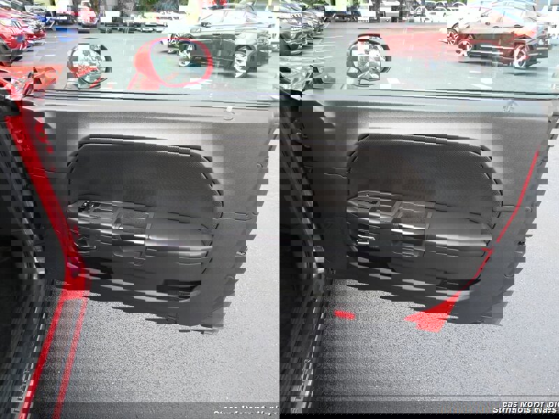 Used 2011 Dodge Challenger SE image 47