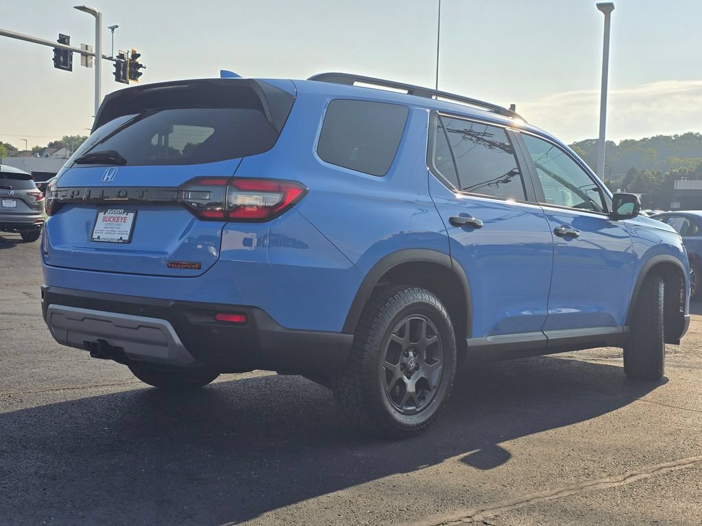 Used 2025 Honda Pilot TrailSport image 8