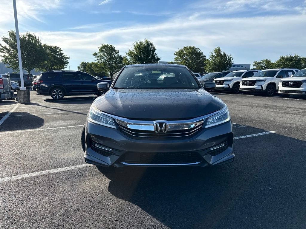 Used 2016 Honda Accord Touring image 2