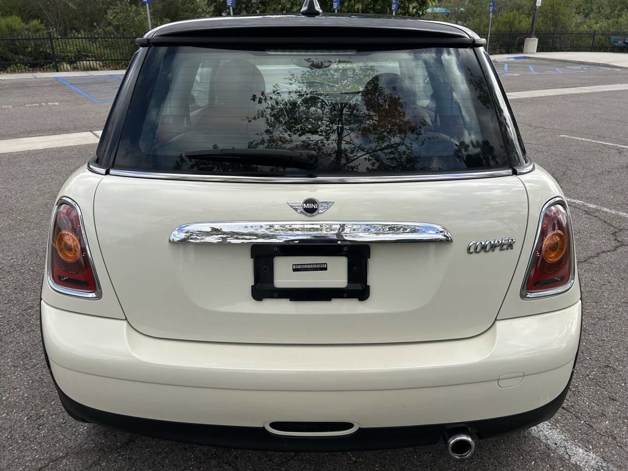 Used 2009 MINI Cooper Hardtop w/ Premium Pkg FWD image 8