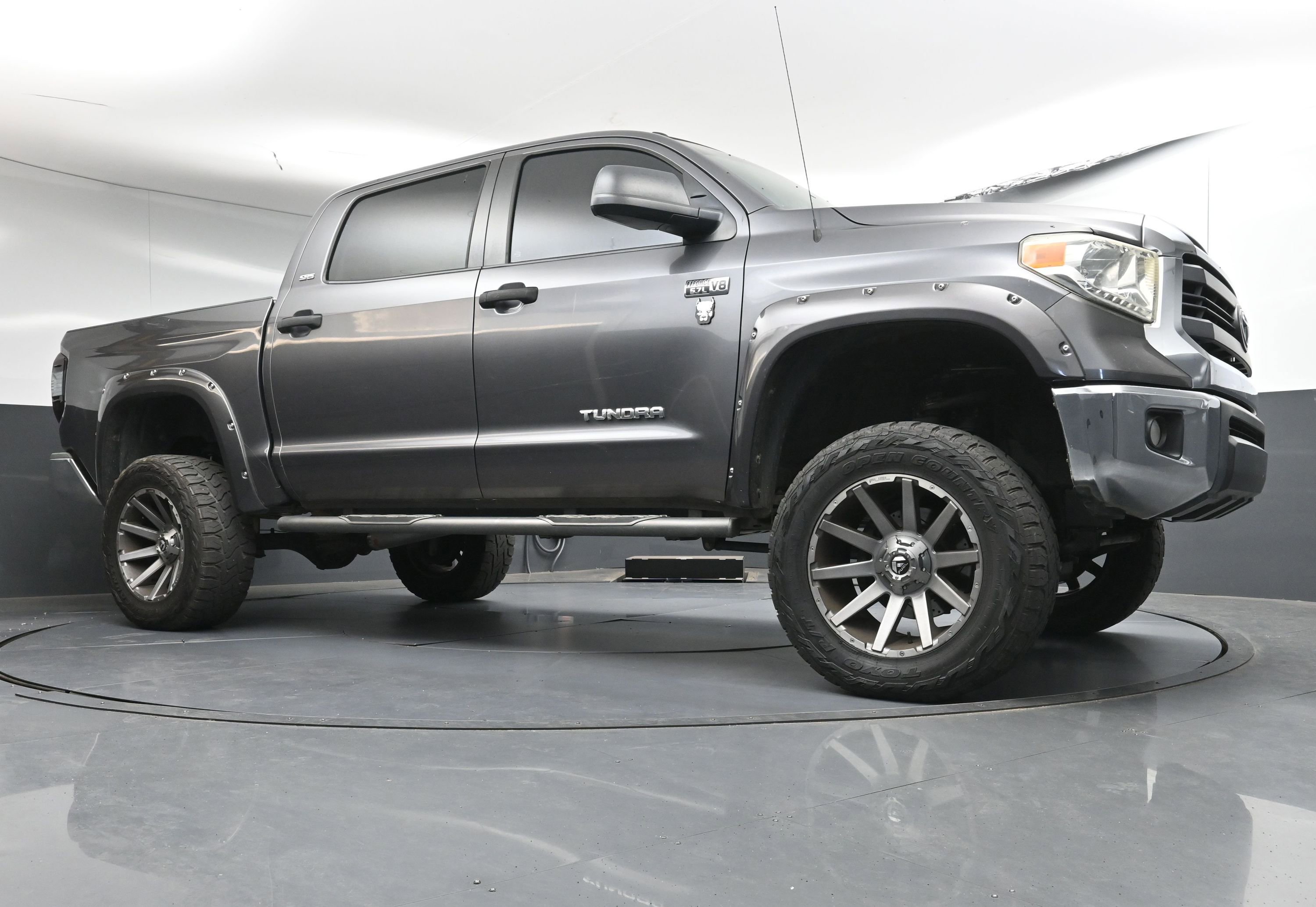 Used 2014 Toyota Tundra SR5 w/ SR5 Upgrade Package image 26