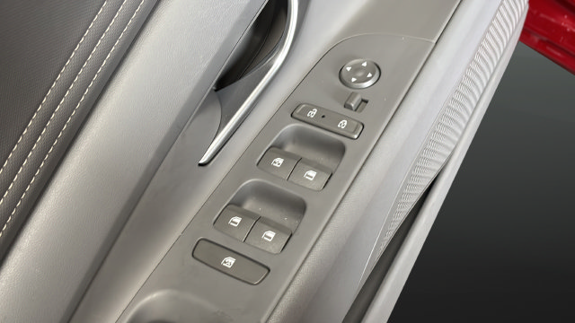 Certified 2025 Hyundai Elantra Sport FWD image 21