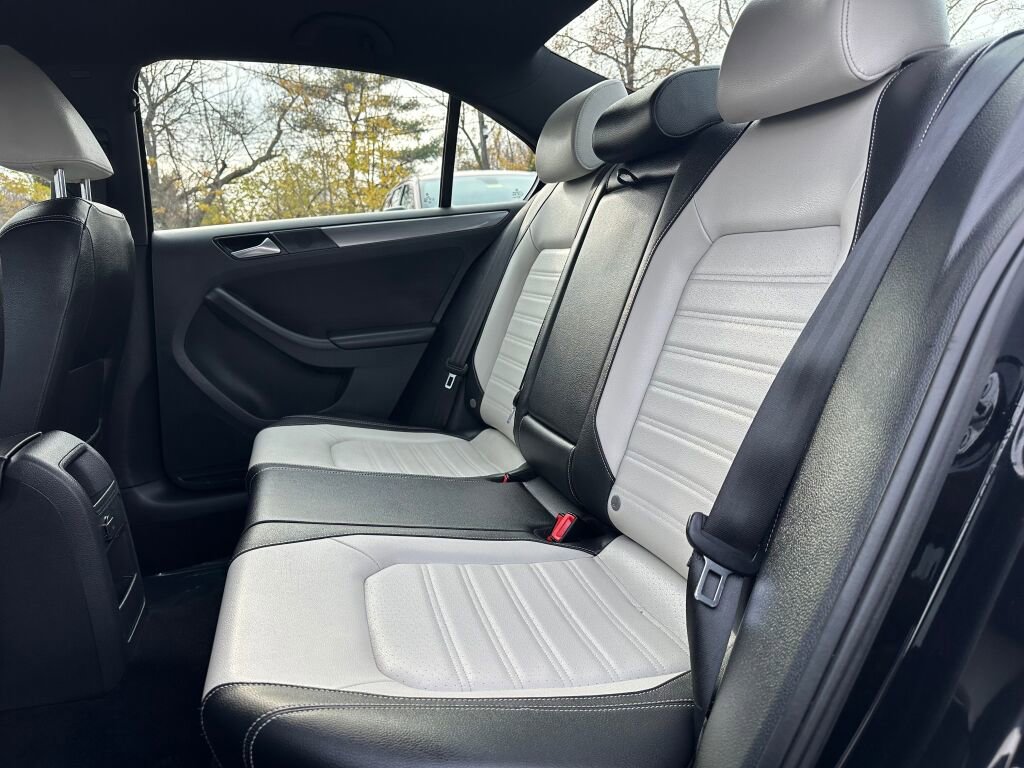 Used 2017 Volkswagen Jetta Sport w/ Jetta Sport Lighting Package image 23