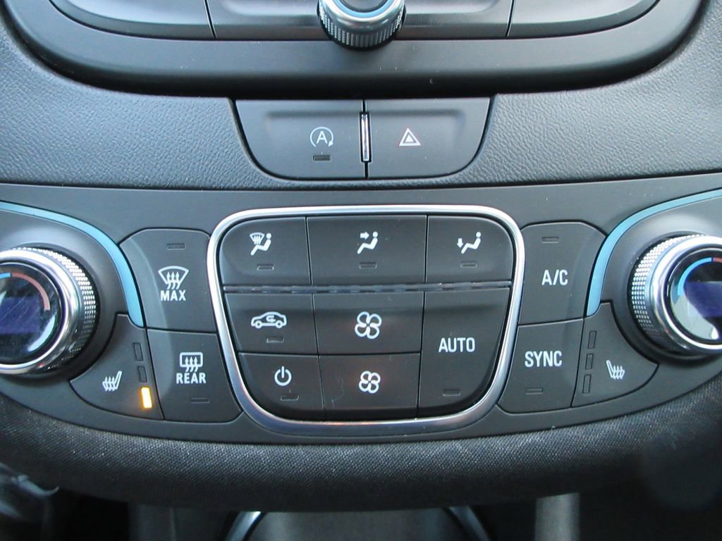 Used 2024 Chevrolet Malibu LT image 29