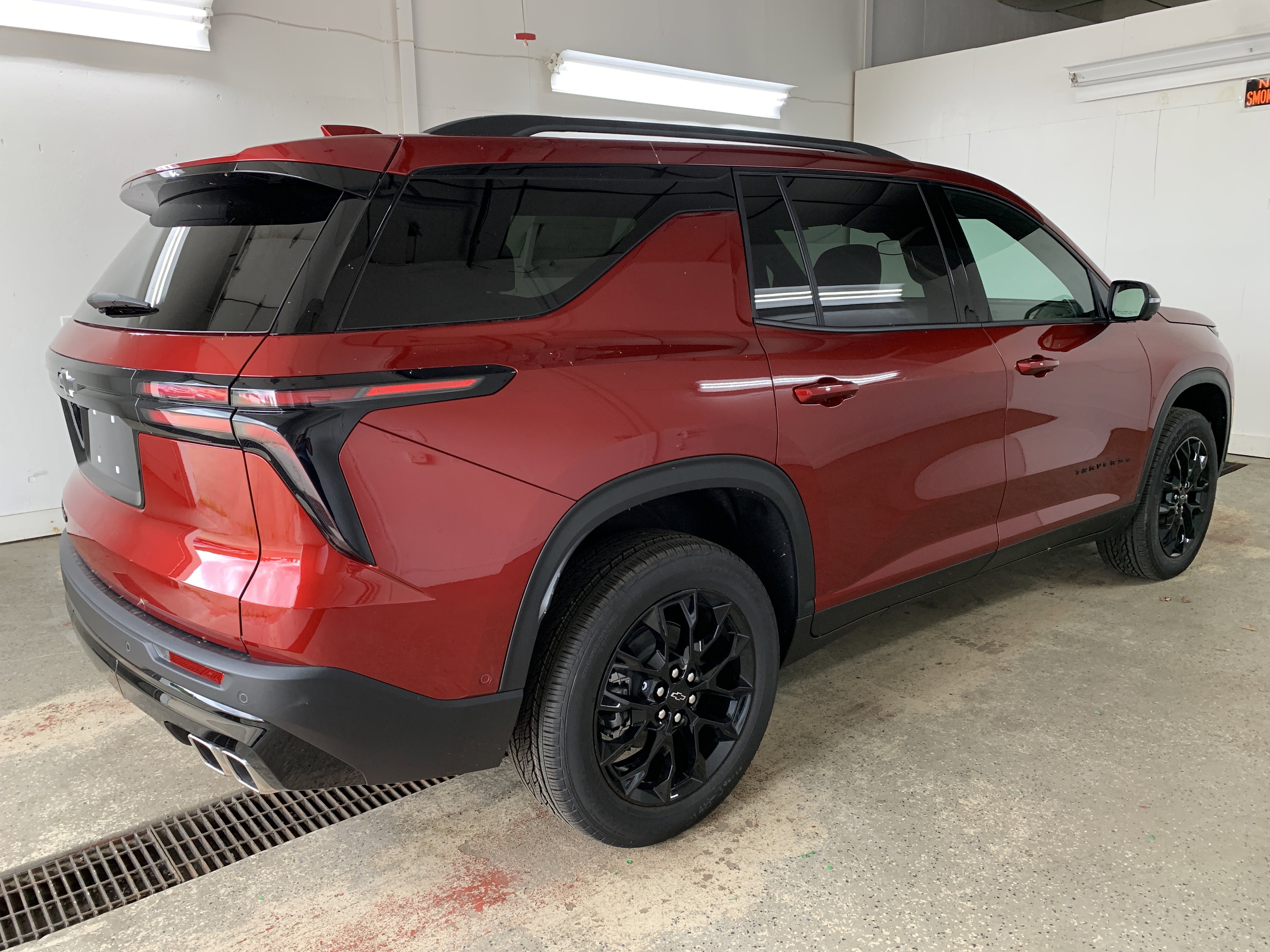 New 2025 Chevrolet Traverse LT w/ Enhanced Driving Package image 6