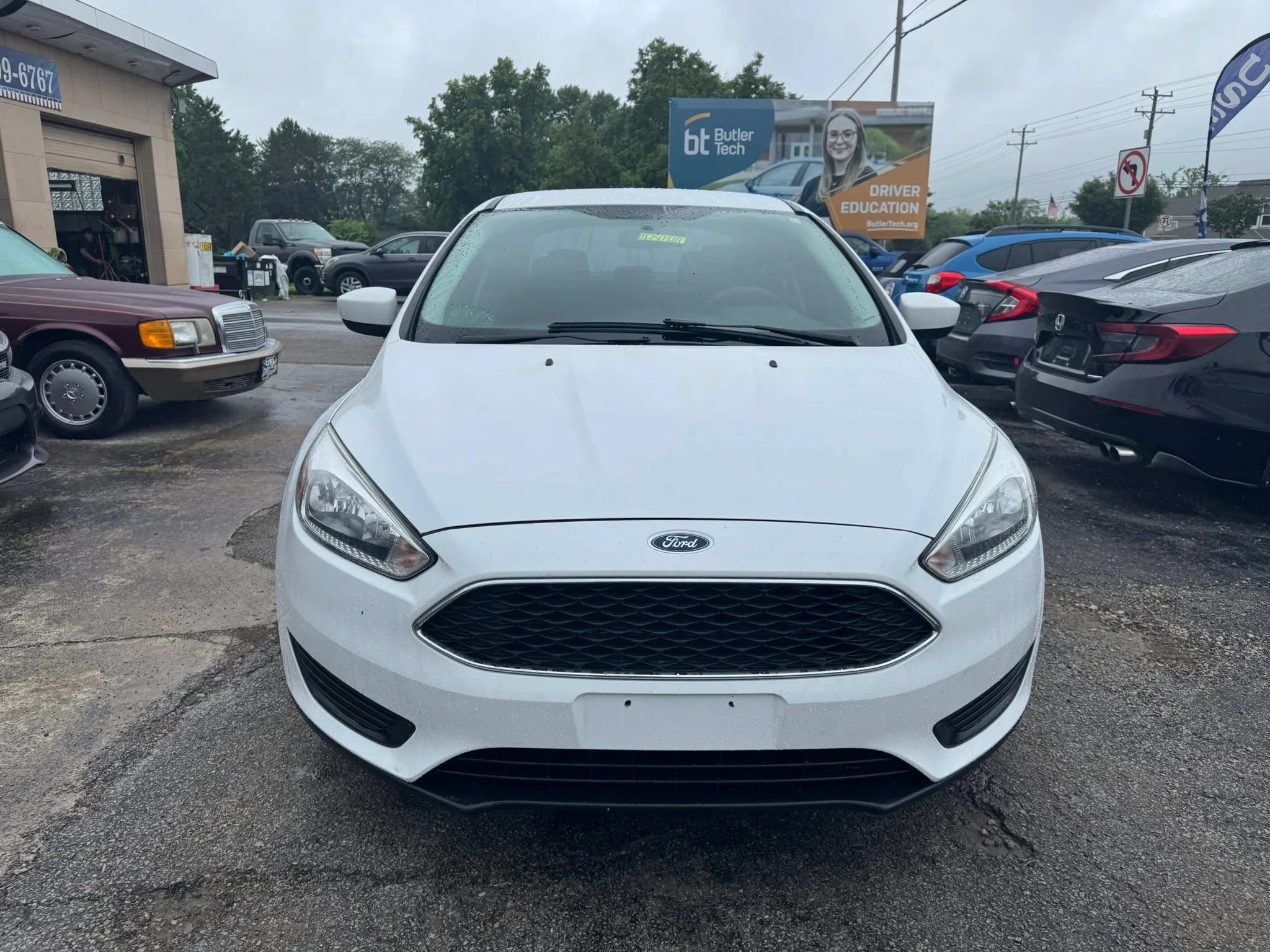 Used 2018 Ford Focus SE FWD image 12
