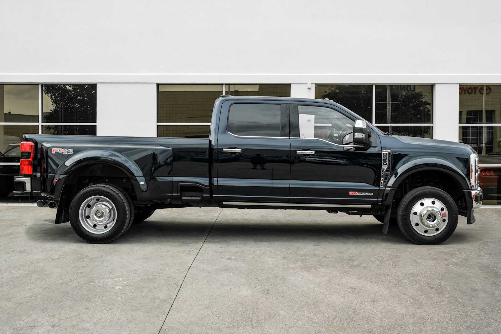 Used 2025 Ford F450 King Ranch w/ Chrome Package AWD/4WD image 7