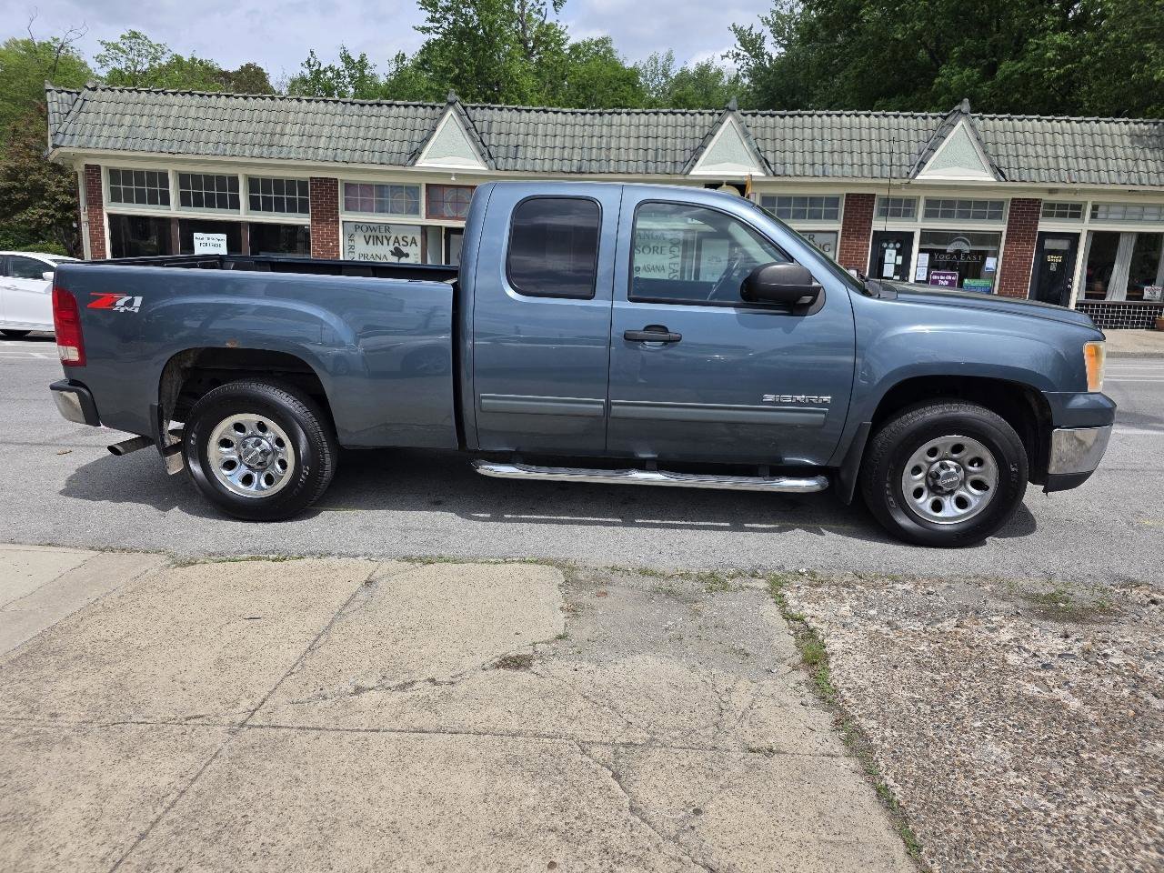 Used 2009 GMC Sierra 1500 SL image 24