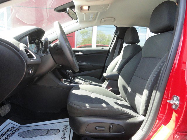 Used 2017 Chevrolet Cruze LT w/ Convenience Package FWD image 10
