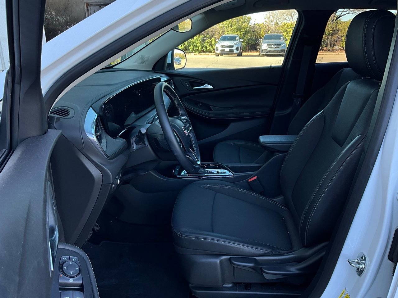 Used 2025 Buick Encore GX Preferred image 10