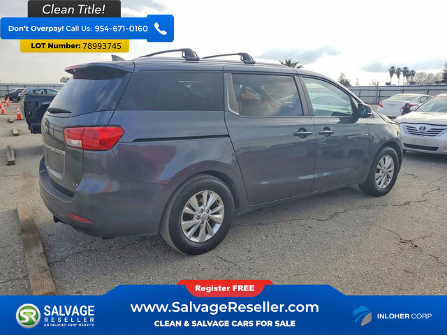 Used 2016 Kia Sedona LX w/ LX Convenience Package image 4
