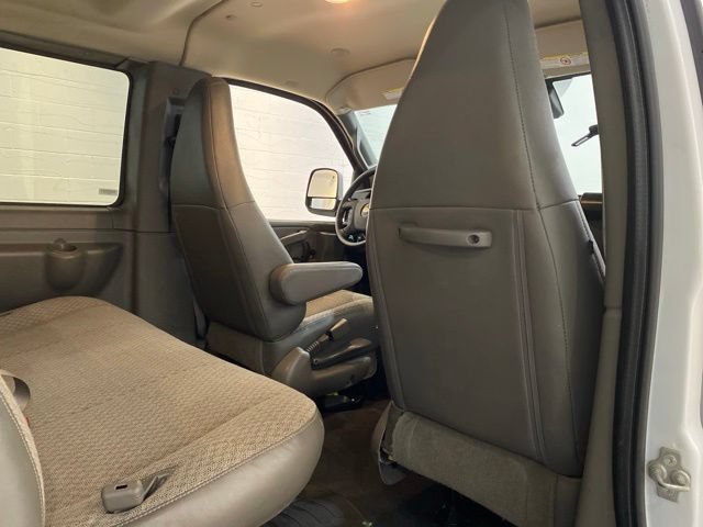 Used 2025 Chevrolet Express 3500 LT w/ LT Preferred Equipment Group RWD image 55
