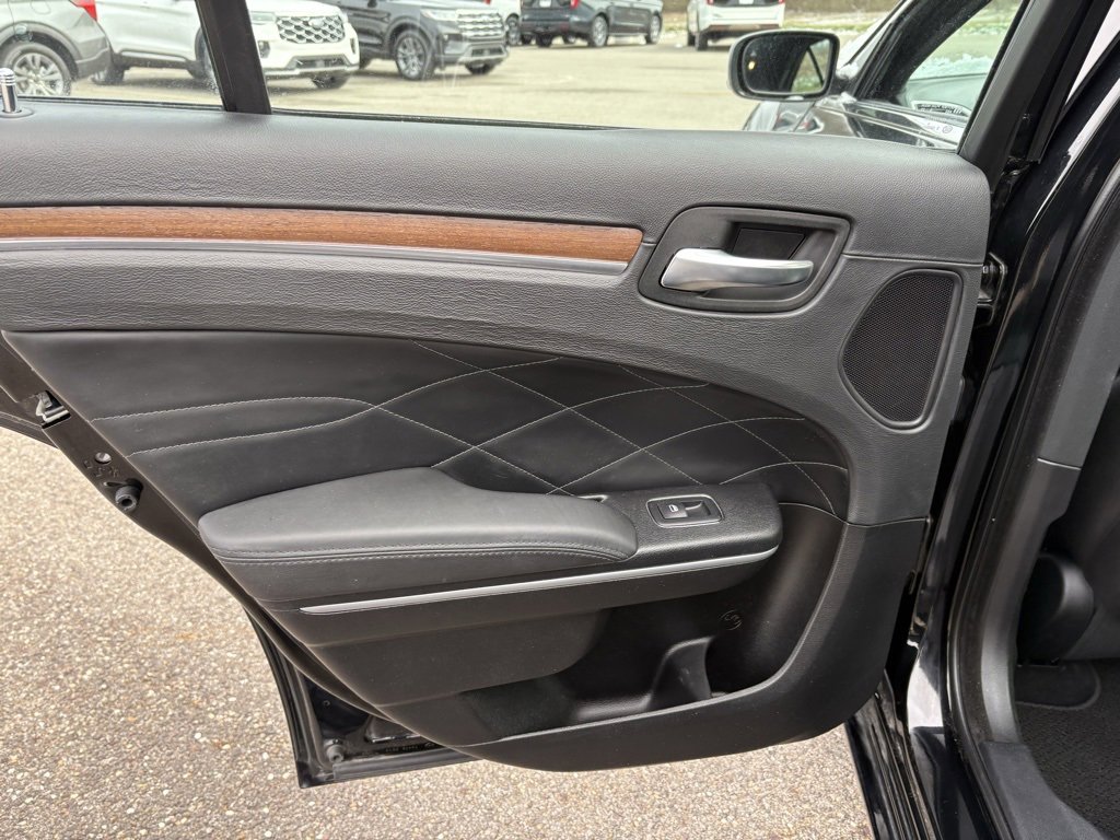 Used 2019 Chrysler 300 C w/ Sun, Sound & Nav Package image 22