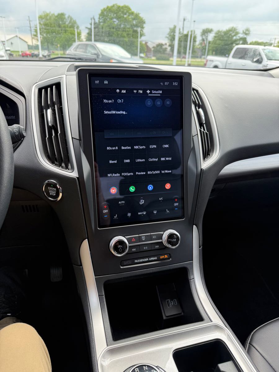 Used 2024 Ford Edge SEL image 19