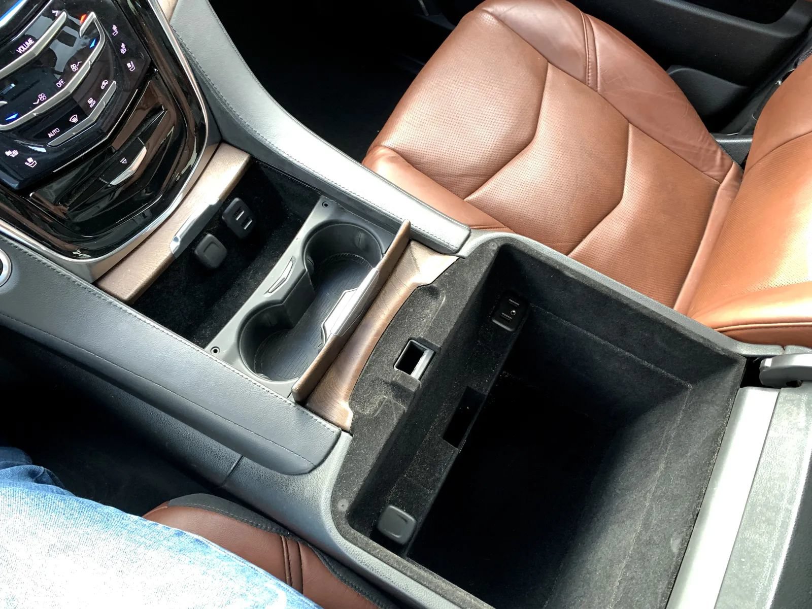 Used 2016 Cadillac Escalade Premium AWD/4WD image 18