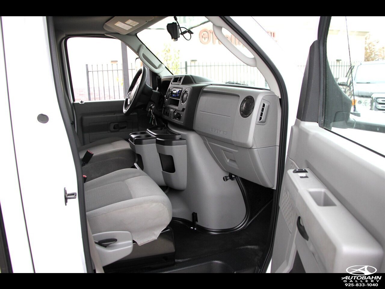 Used 2022 Ford E-450 and Econoline 450 Super Duty w/ Motorhome Prep Package RWD image 14