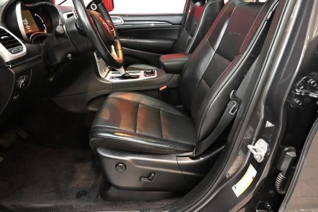 Used 2018 Jeep Grand Cherokee Summit image 2