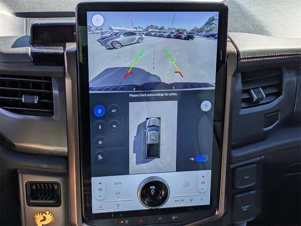 Used 2023 Ford F150 Lightning Lariat image 19