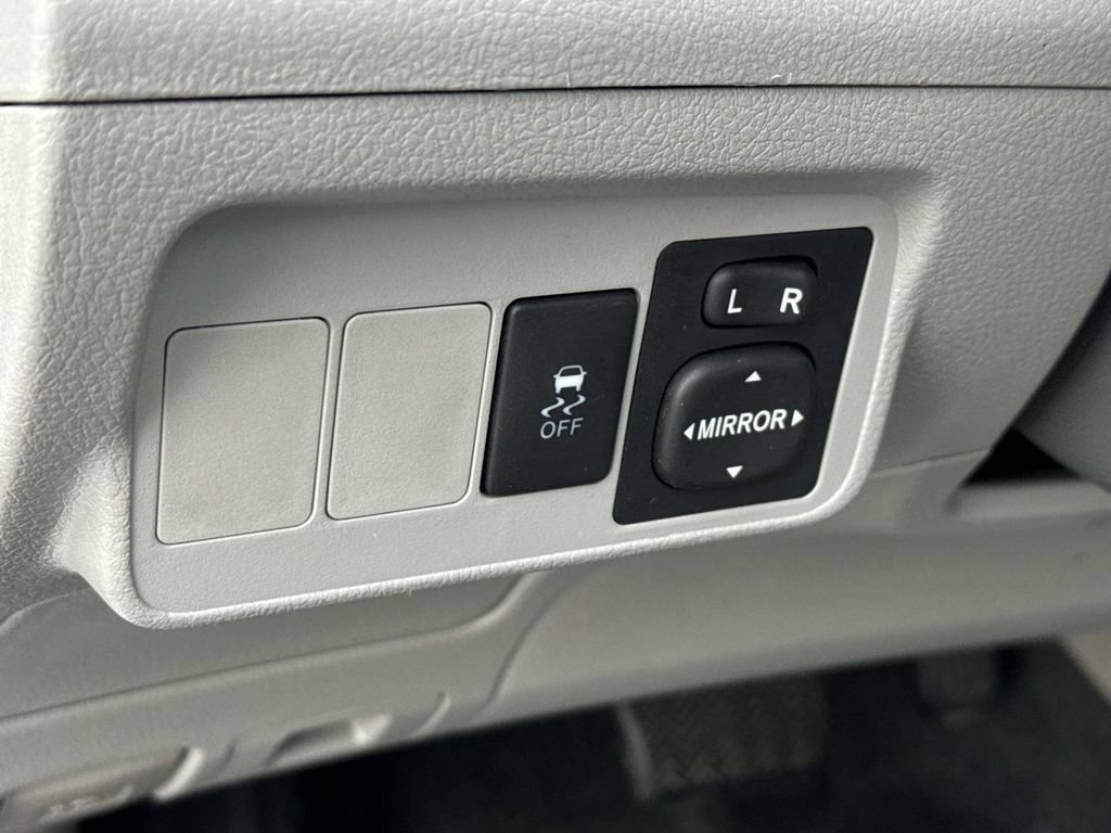Used 2010 Toyota Corolla LE FWD image 19
