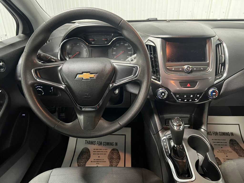 Used 2019 Chevrolet Cruze LS image 4