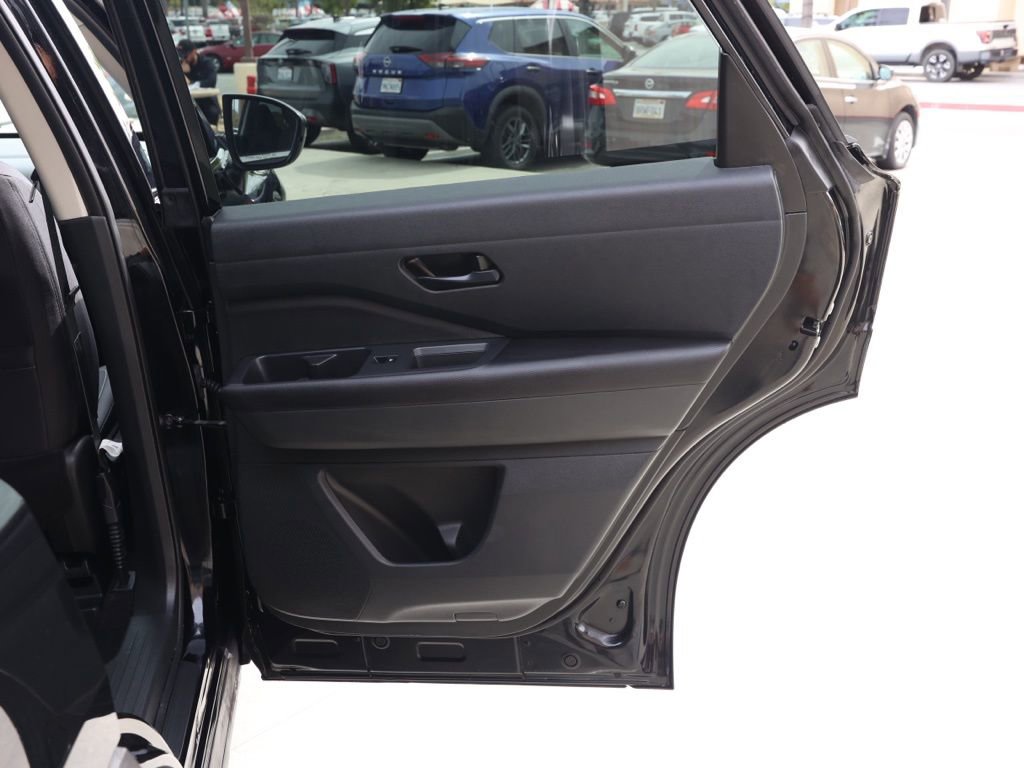 Used 2025 Nissan Pathfinder S w/ Cargo Package image 19