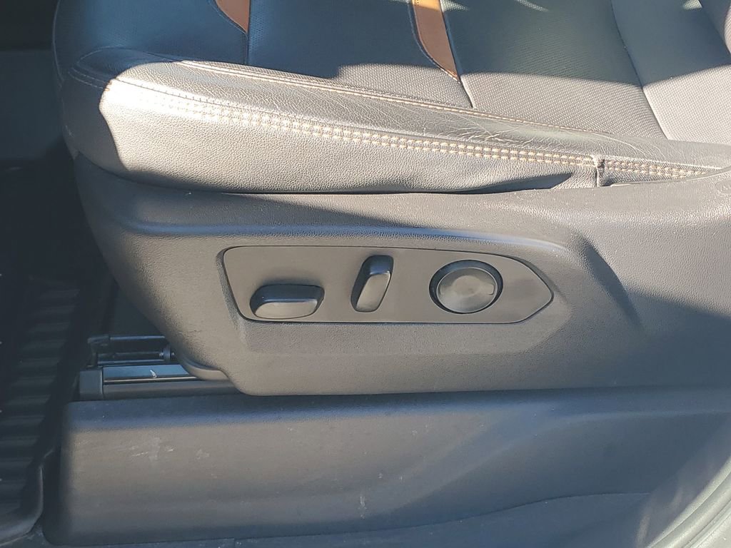 Used 2022 GMC Sierra 1500 AT4 w/ AT4 Preferred Package image 19