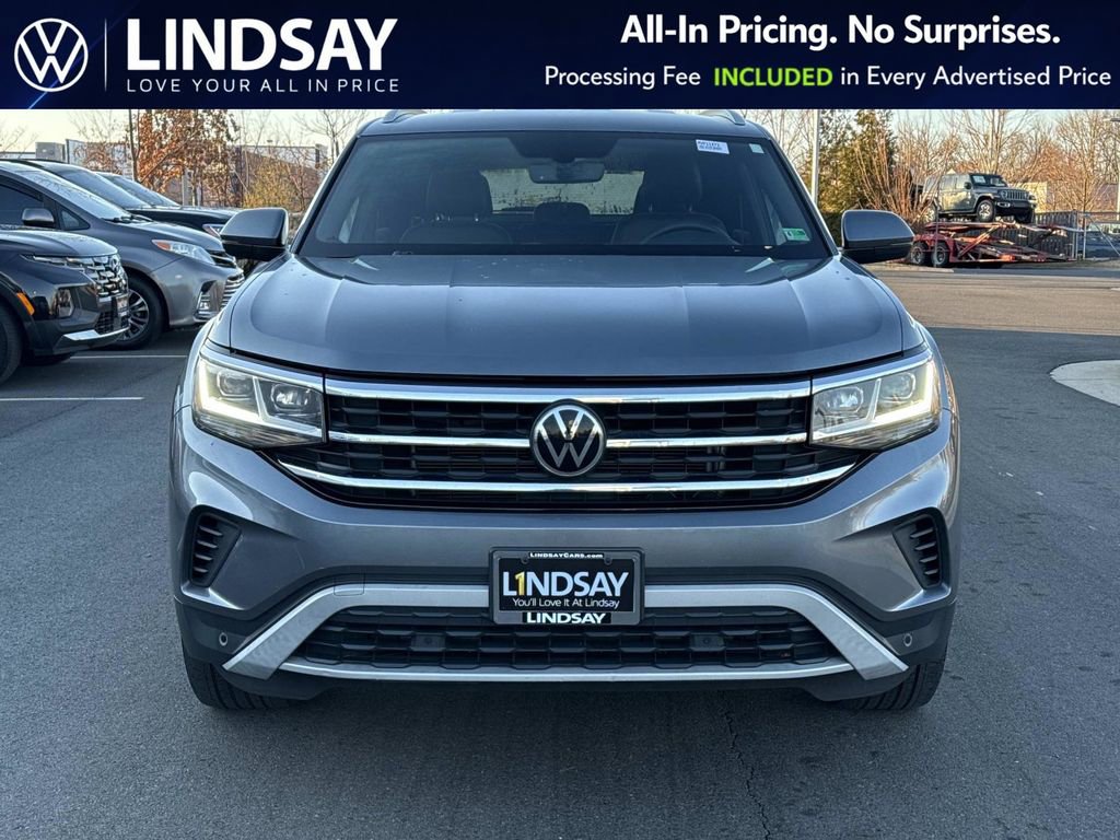 Used 2022 Volkswagen Atlas Cross Sport SE w/ Black Wheel Package image 7