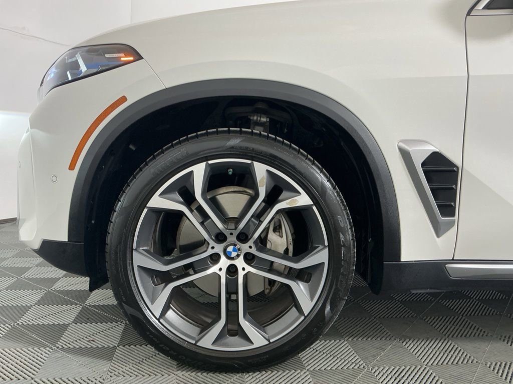 Certified 2025 BMW X5 sDrive40i w/ Parking Assistance Package RWD image 9