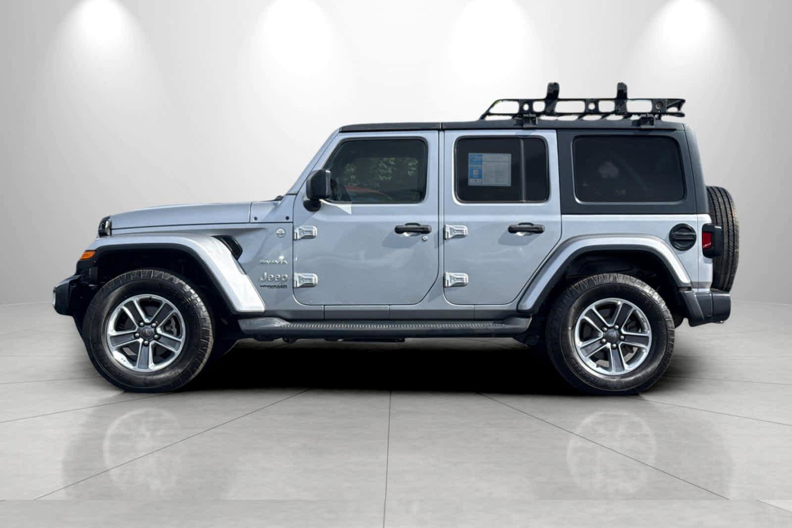 Used 2018 Jeep Wrangler Unlimited Sahara AWD/4WD image 5