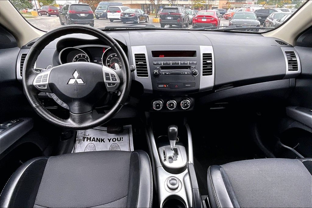 Used 2013 Mitsubishi Outlander SE AWD/4WD image 18
