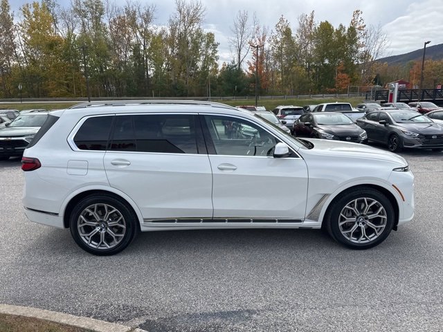 Used 2024 BMW X7 xDrive40i image 21