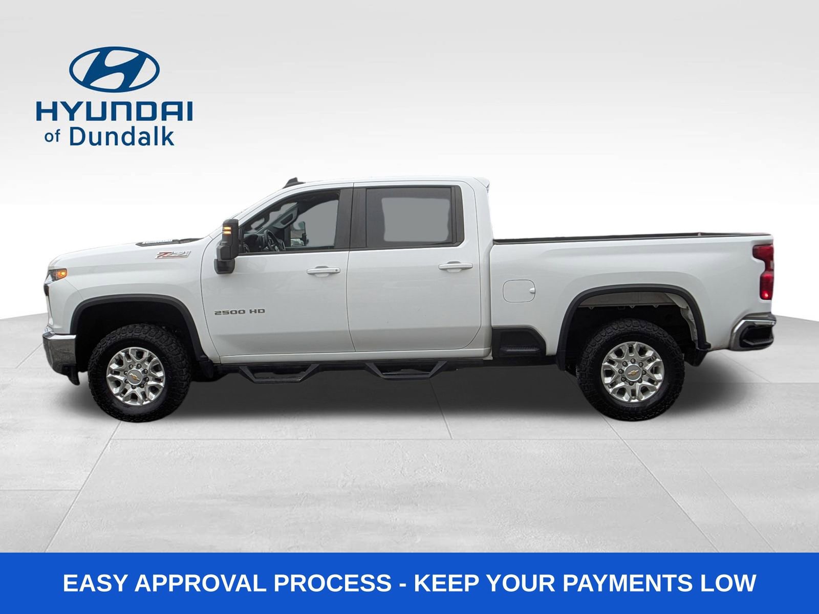 Used 2023 Chevrolet Silverado 2500 LT image 2