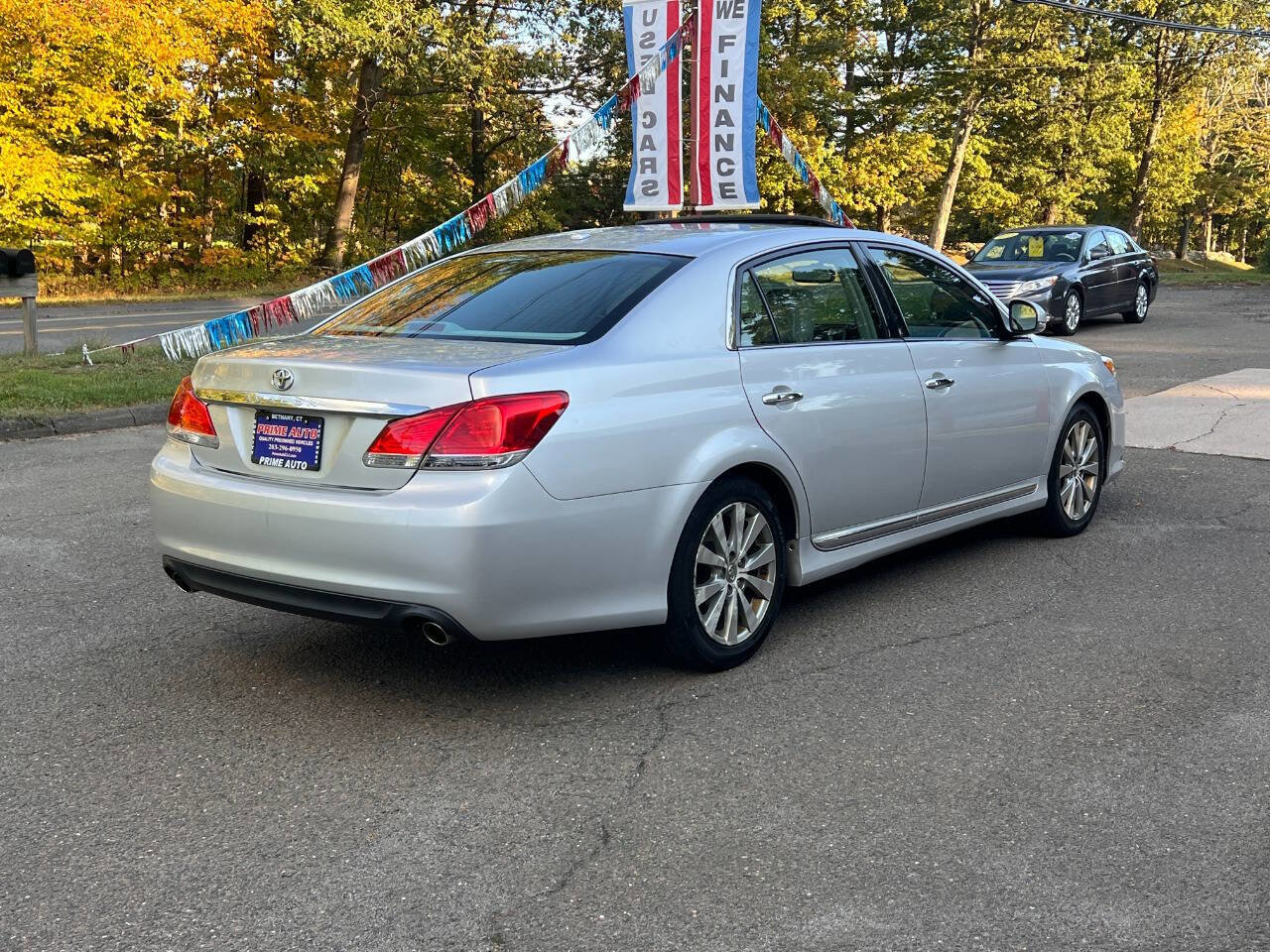Used 2011 Toyota Avalon Limited image 5