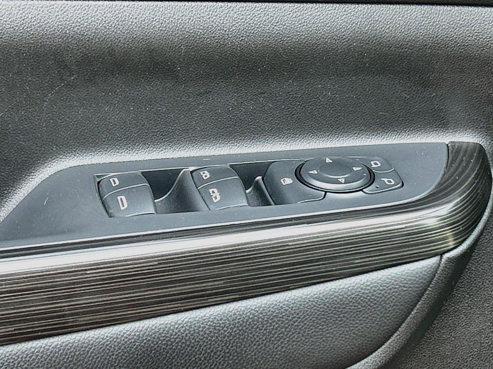 Used 2021 GMC Acadia SLT w/ LPO, Floor Liner Package FWD image 24