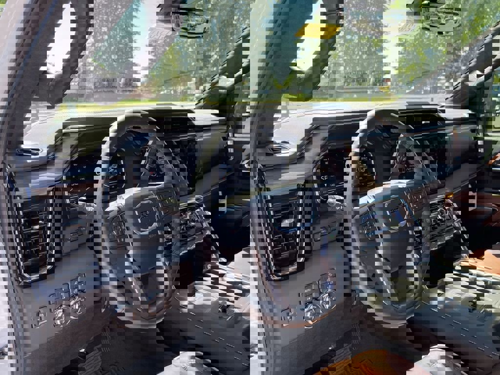 New 2025 GMC Sierra 3500 Denali Ultimate image 10
