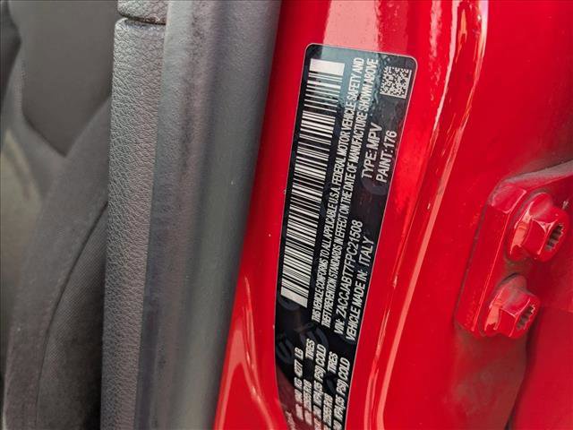 Used 2015 Jeep Renegade Latitude w/ Popular Equipment Group image 20