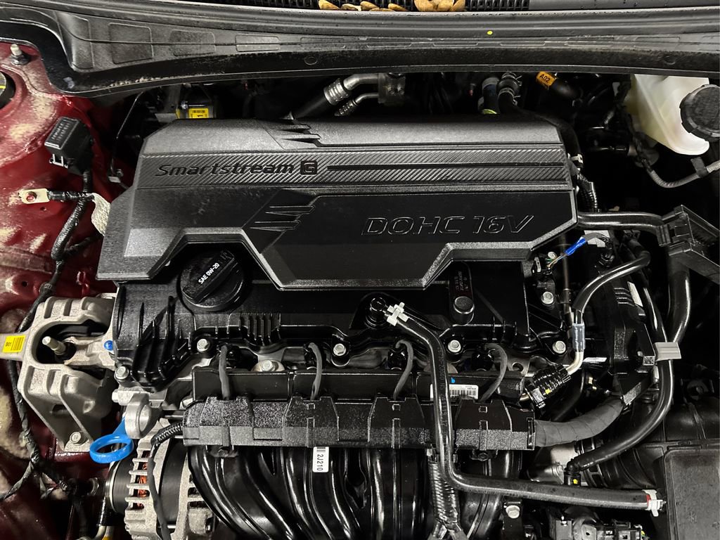 Certified 2025 Hyundai Elantra Sport image 13