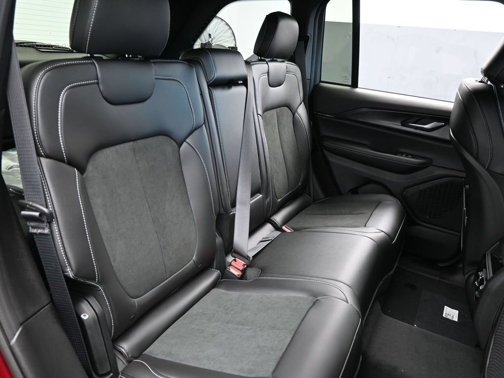 New 2025 Jeep Grand Cherokee 4WD image 38