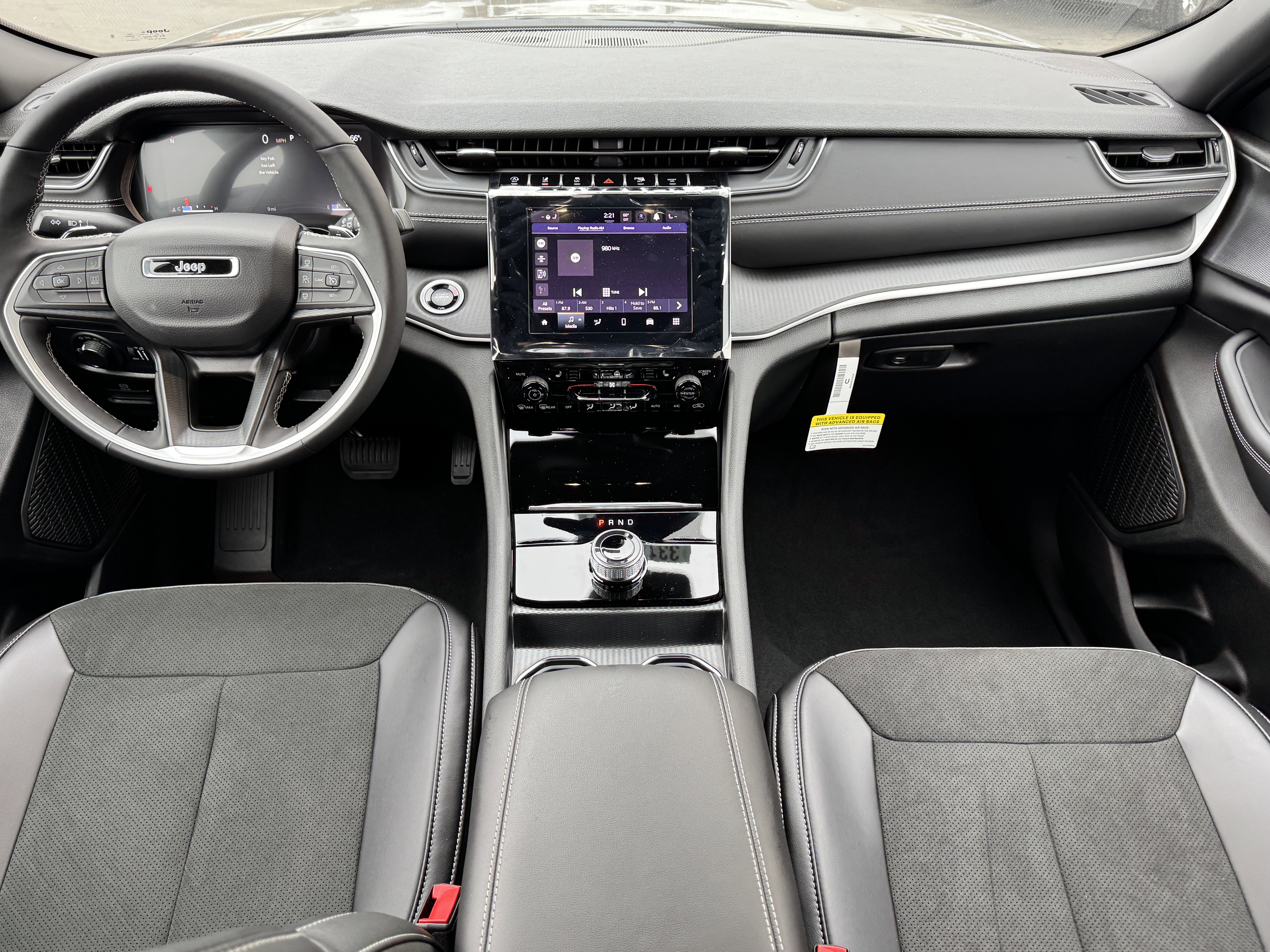 New 2025 Jeep Grand Cherokee Altitude image 31