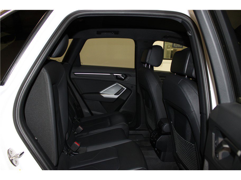 Used 2024 Audi Q3 2.0T Premium image 22