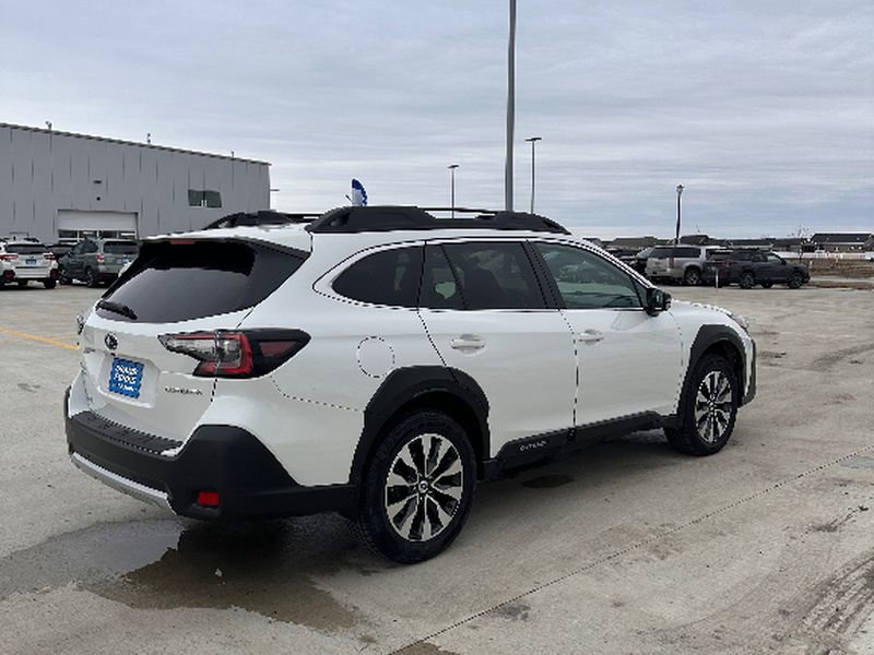 Used 2023 Subaru Outback Limited AWD/4WD image 5