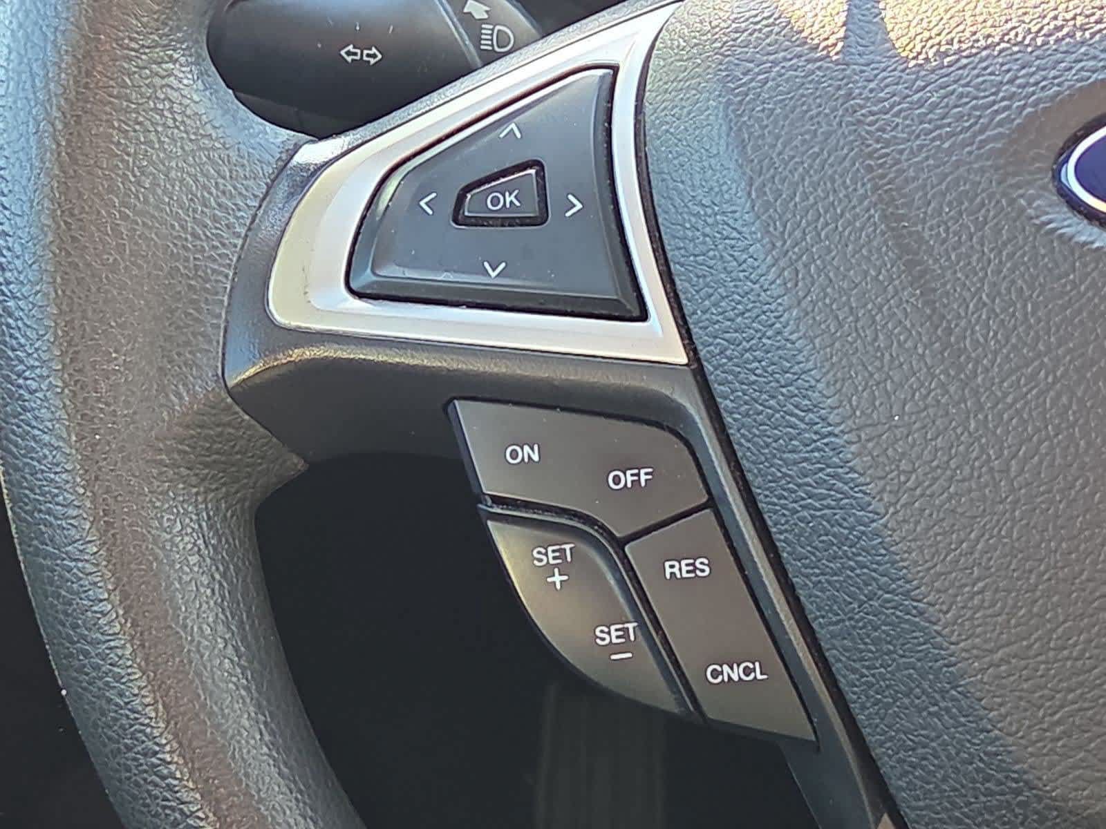 Used 2016 Ford Fusion SE FWD image 22