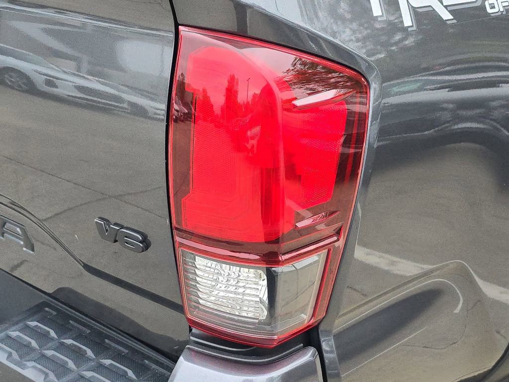 Used 2019 Toyota Tacoma TRD Off-Road w/ Technology Package AWD/4WD image 36