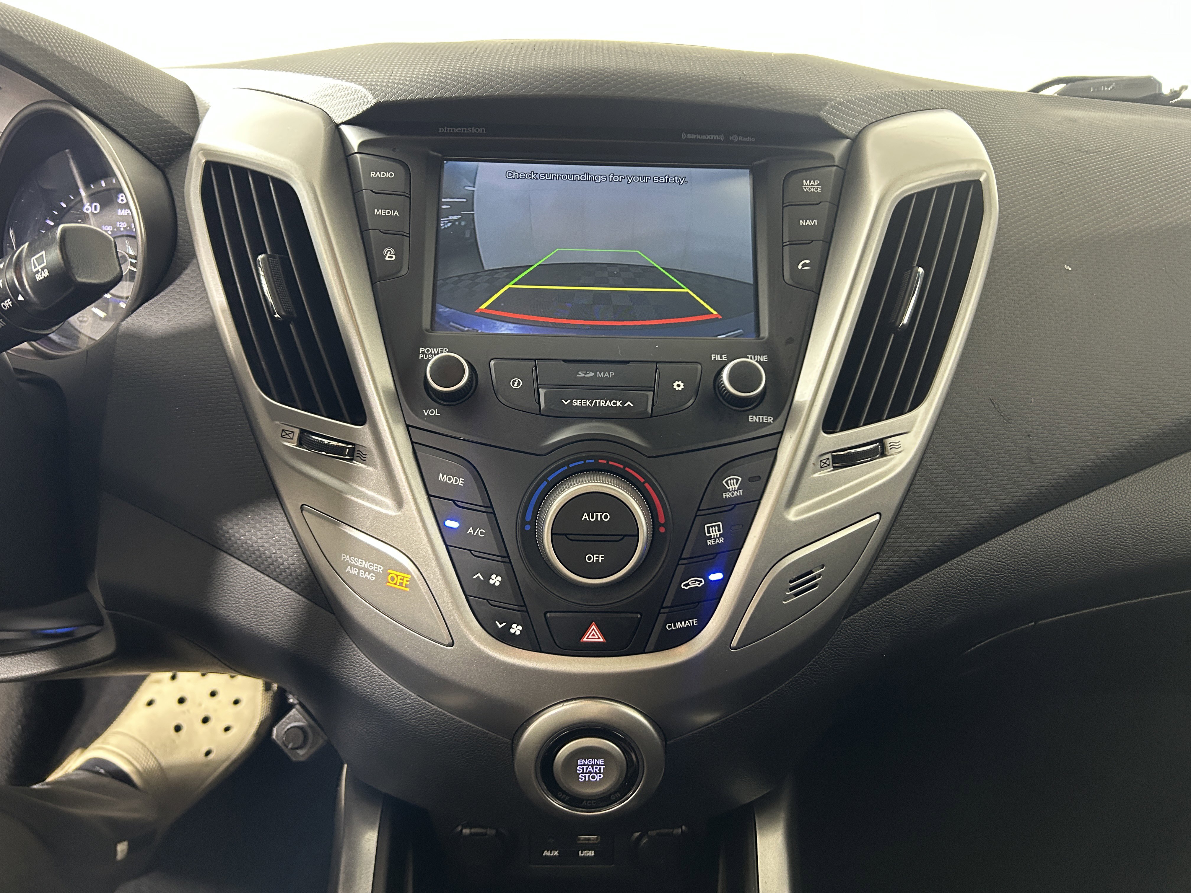 Used 2017 Hyundai Veloster Value Edition image 21